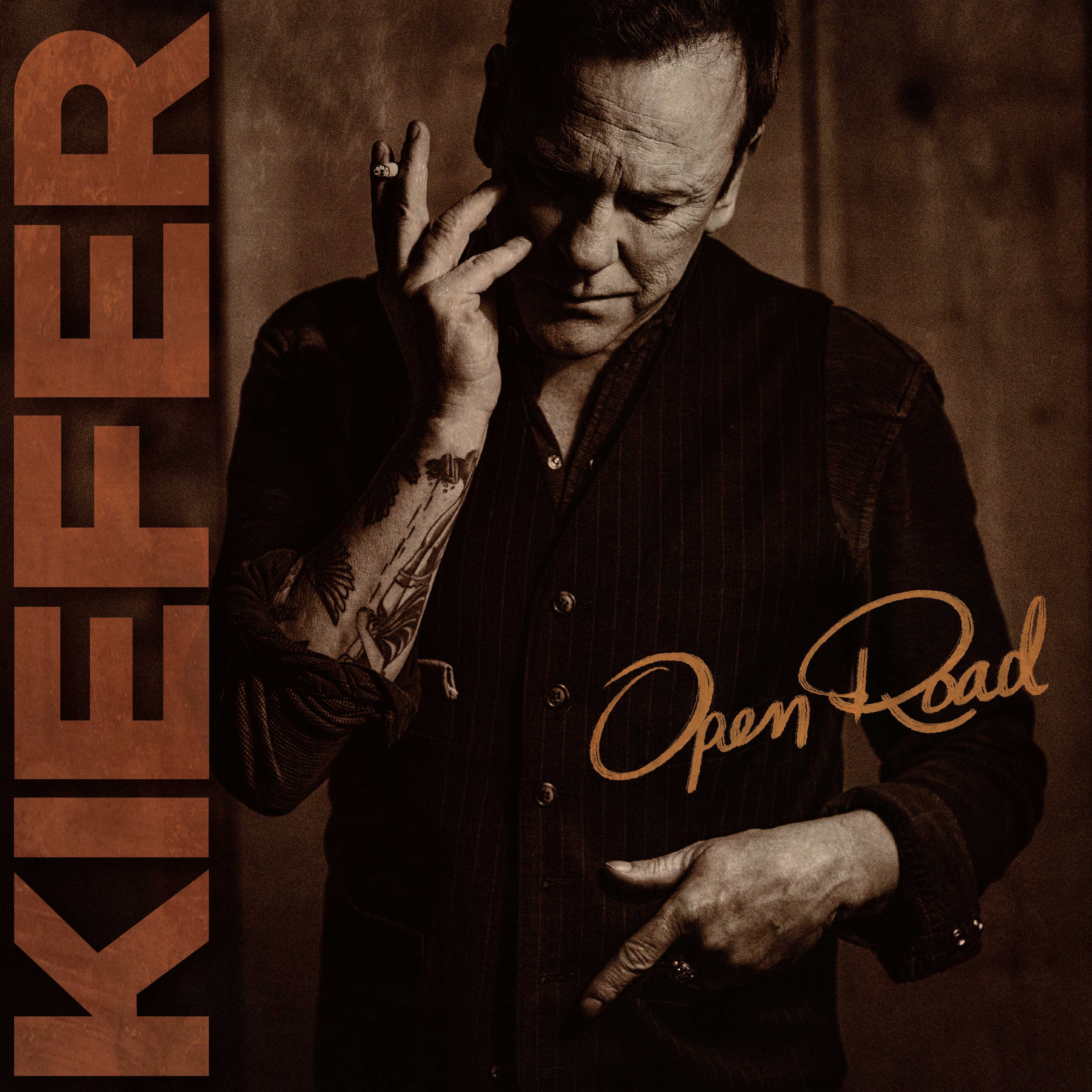Kiefer Sutherland unleashes ‘Open Road,’ back on the road in 2019
